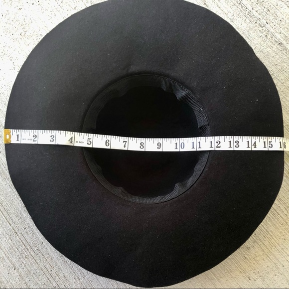 Black felt hat full brim with simple tie and round top, slightly floppy brim - Picture 6 of 7